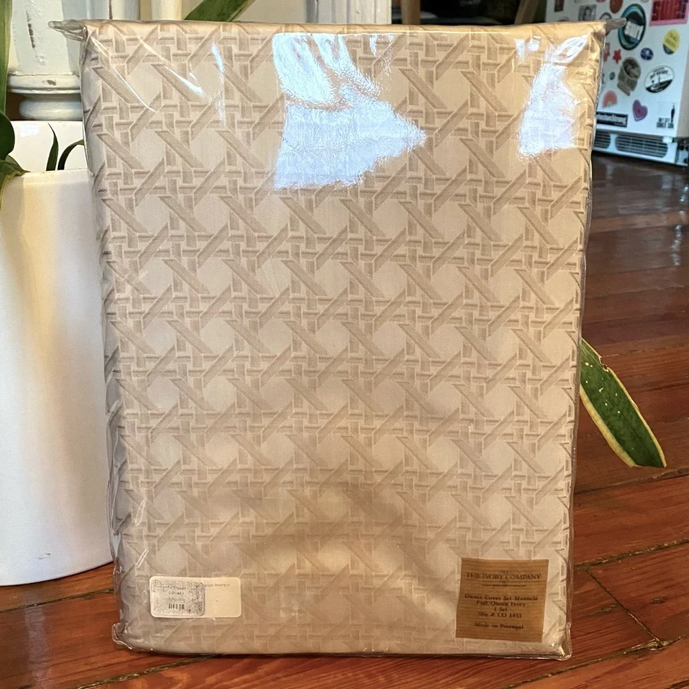 The Ivory Company Duvet Cover Set Full/Queen Manuela Set